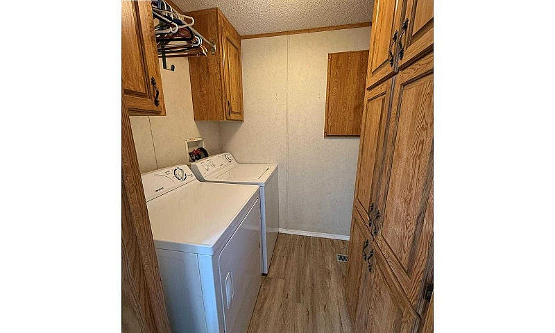 2 Bed ,2 Bath For Re...