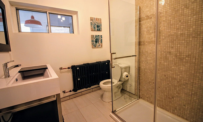 2-Bedroom, 1 Bath Un...