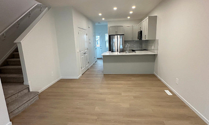Stunning 3-Bedroom U...