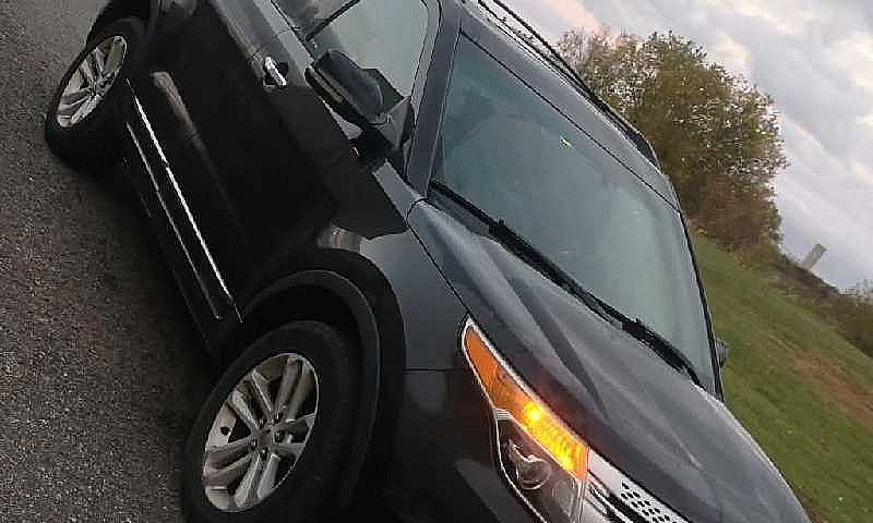 2015 Ford Explorer L...