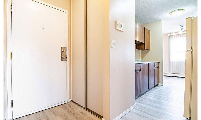 2 Bedroom - Walk To ...