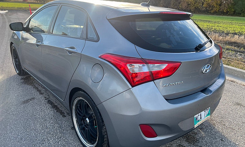 Hyundai Elantra ...
