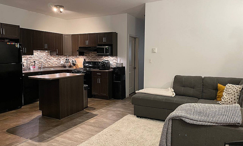 Condo For Sale - Lan...
