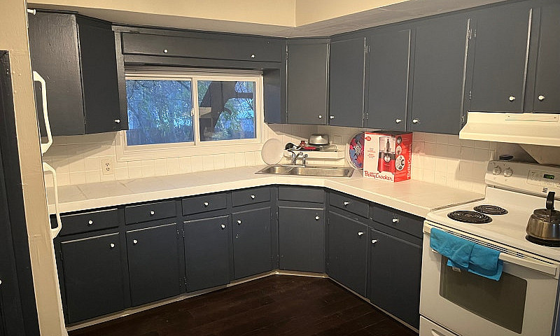2Bdrm Main Level - P...