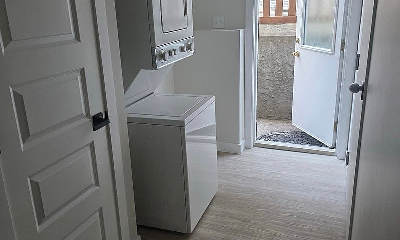 2 Bed 1 Bath New Sui...