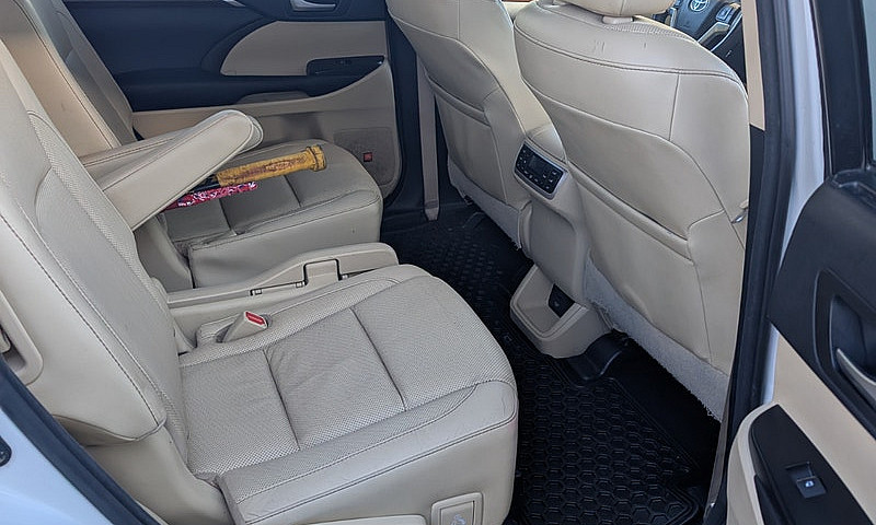 2016 Toyota Highland...