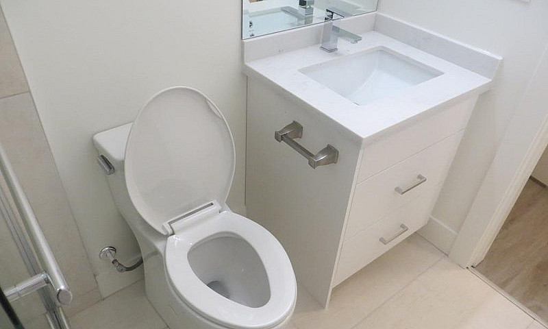 2Br Bsmt Suite Incud...