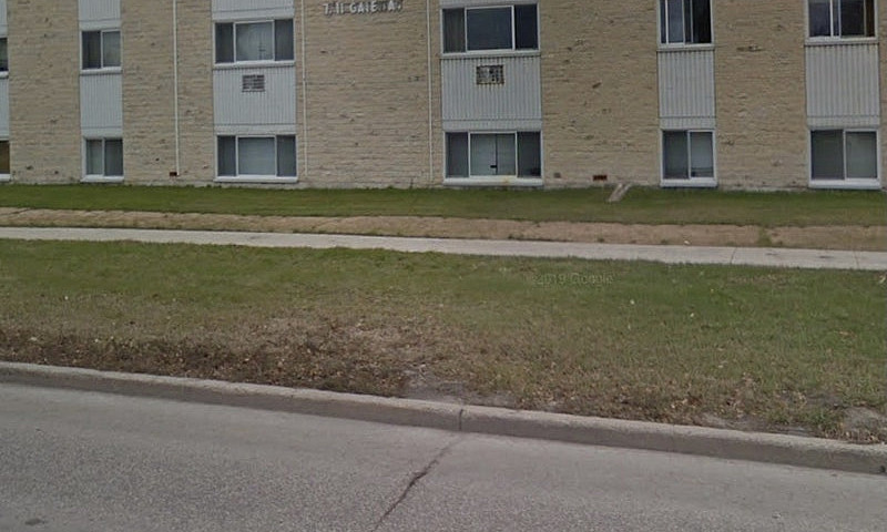 1 Bedroom Suite On G...