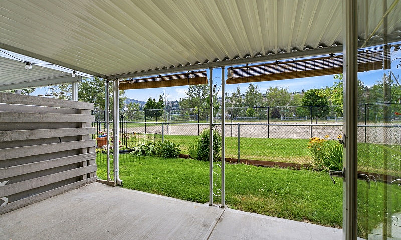 5-249 Kitchener Cres...