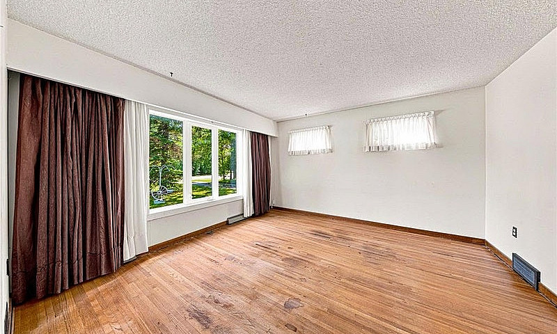 3 Bed Home On .62 Ac...