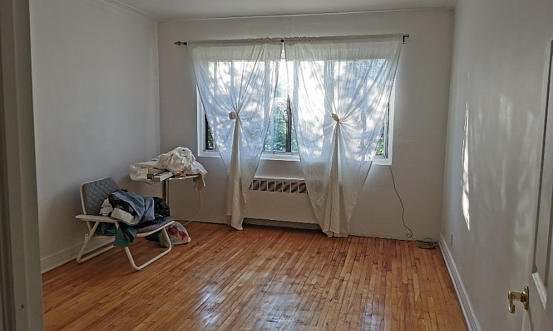 Big 4 1/2 Apartment ...