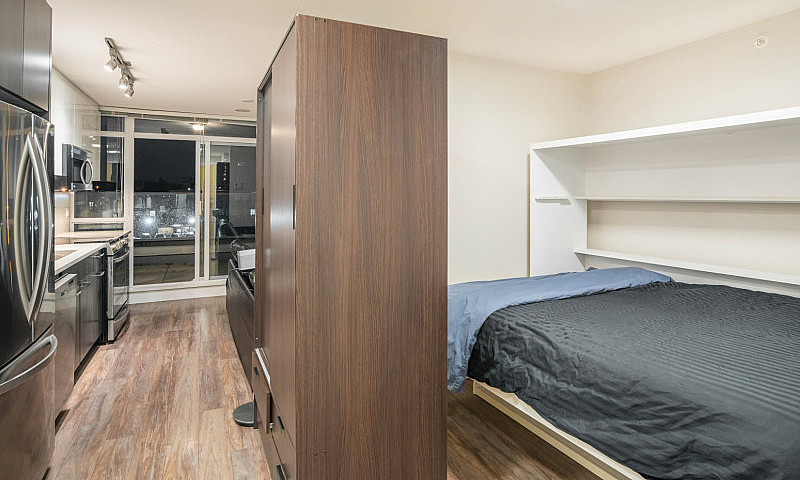 Cozy Bachelor Suite...