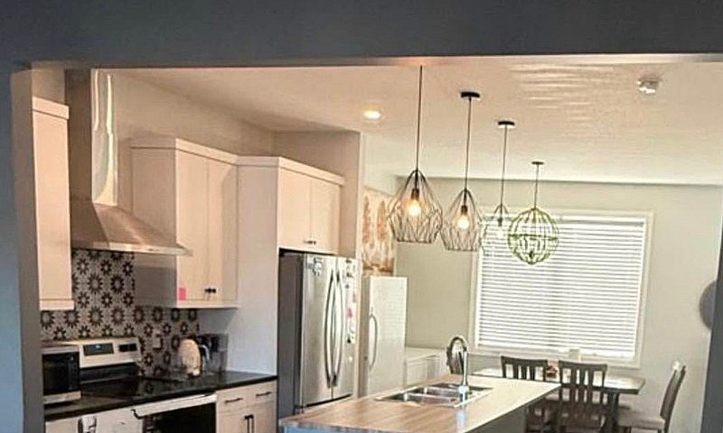 3 Beds 2.5 Baths Hou...