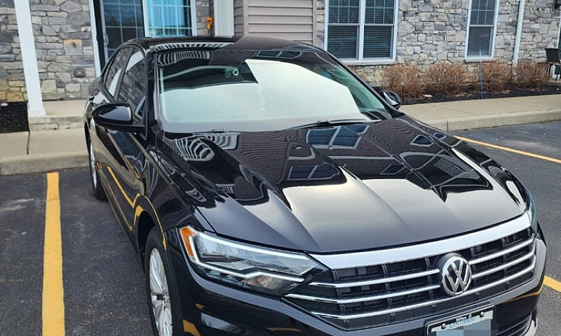 2019 Volkswagen Jett...