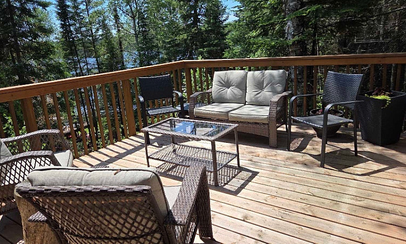 Cottage On Granite L...