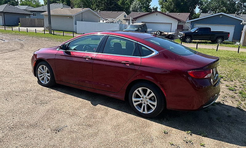 2015 Chrysler 200 Li...