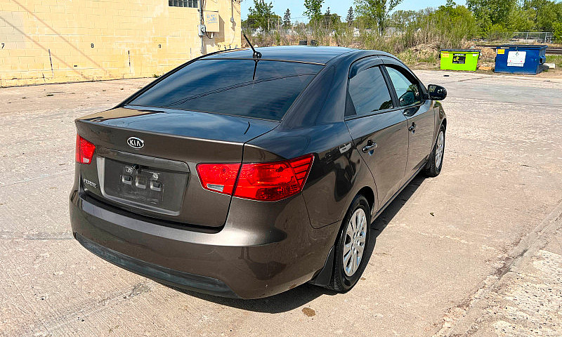  2013 Kia Forte Safe...