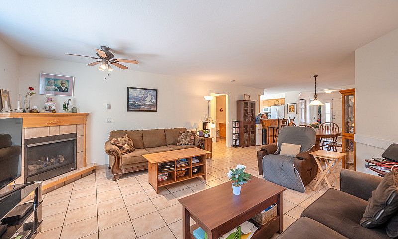 3 Bedroom Condo At D...