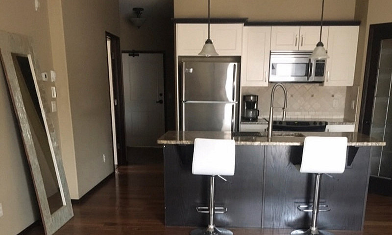 Top Floor Condo For ...