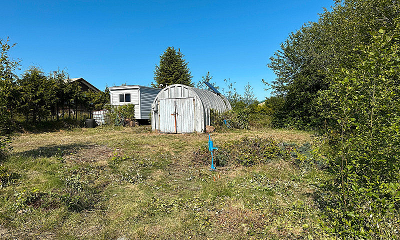 Recreational Cabin &...