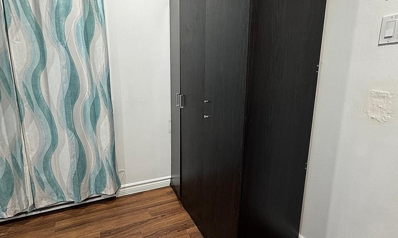 Private Room For Ren...