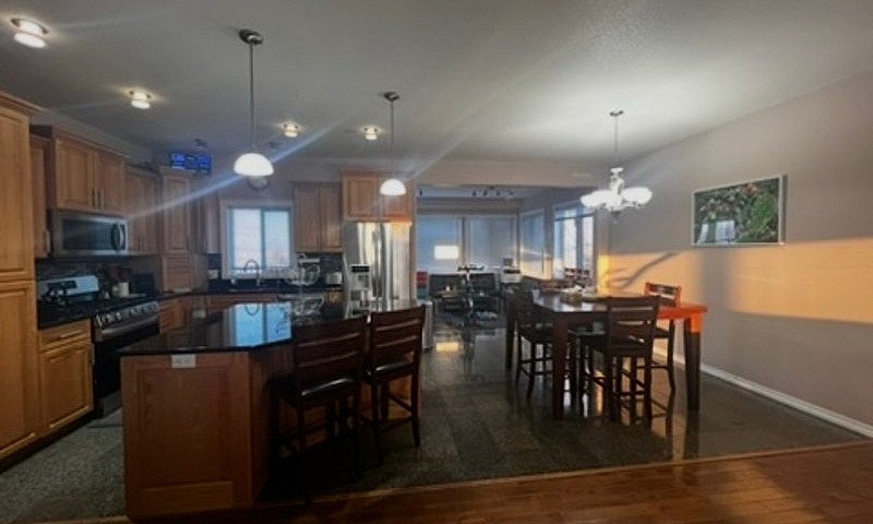 House For Rent / Mai...