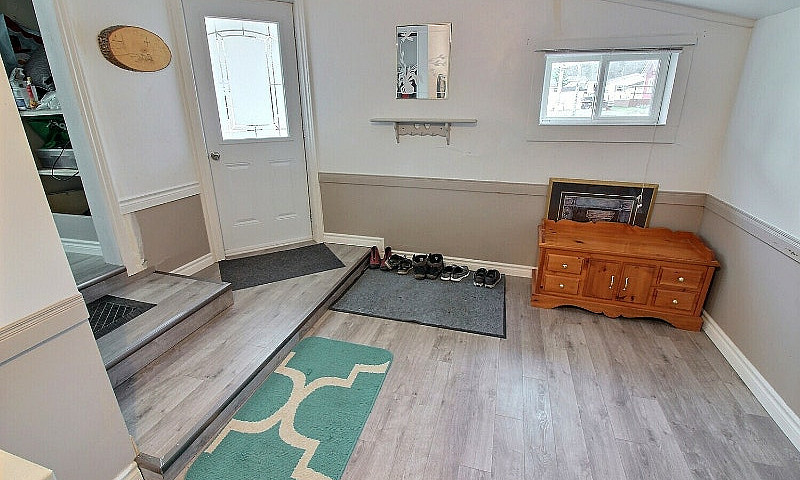 Single Level Home Wi...