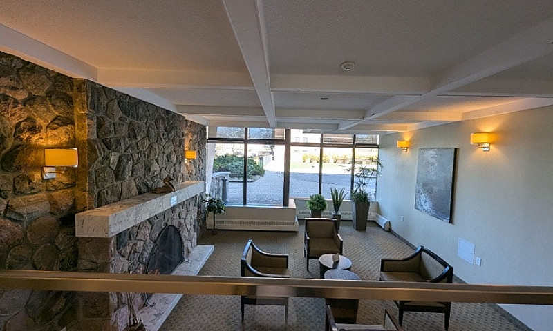 Spacious 2 Bed 2 Bat...