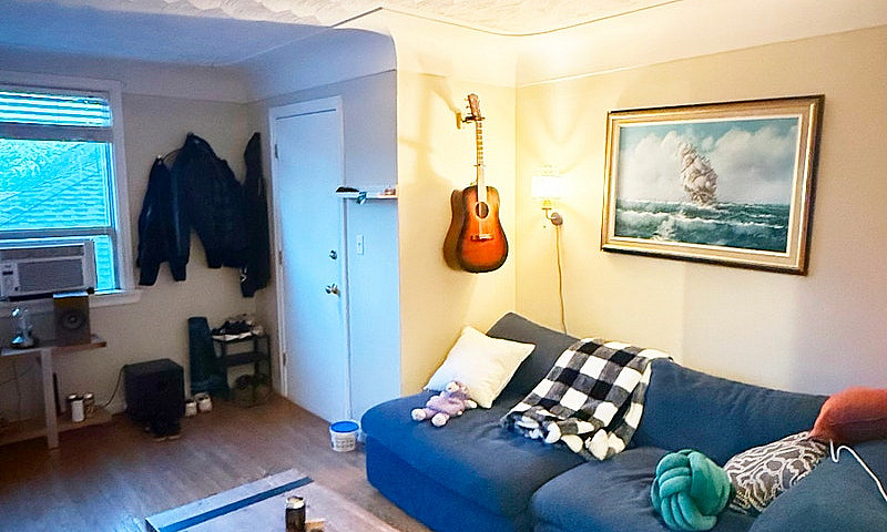 Cozy 1 Bedroom Plus ...