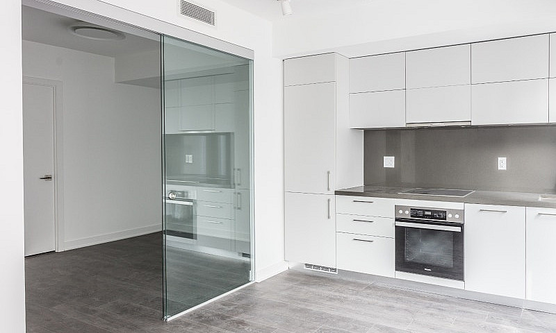 Stunning Condo On Yo...