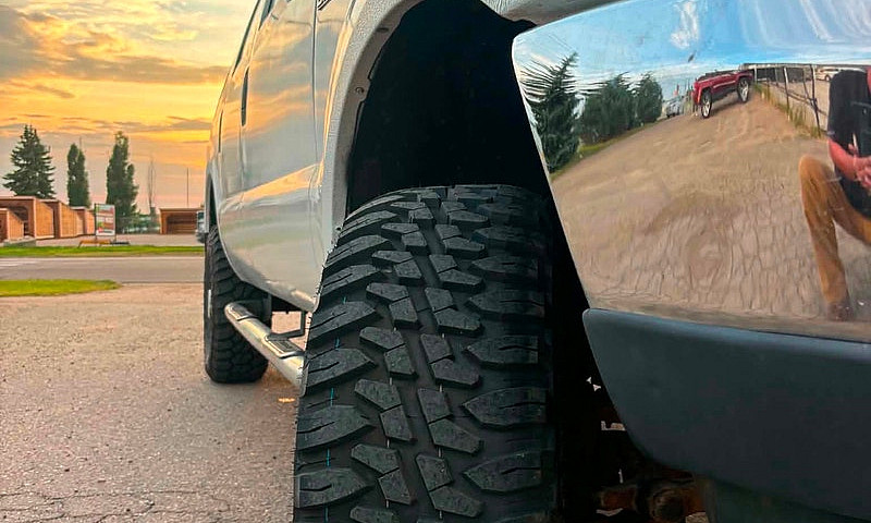 2003 Ford Excursion4...