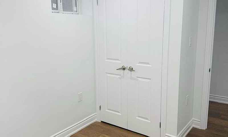 Legal Basement For R...