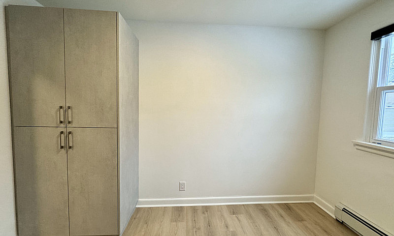 1 Bed 1 Bath Suite C...