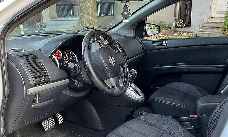 2010-Nissan-Sentra-2...