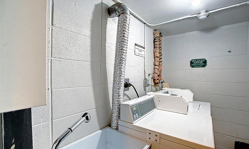 Spacious 2-Bedroom C...