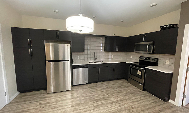 4 Bed 3 Bath For Ren...
