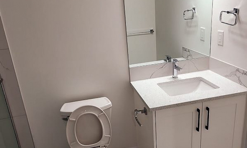 Cozy, Spacious And S...