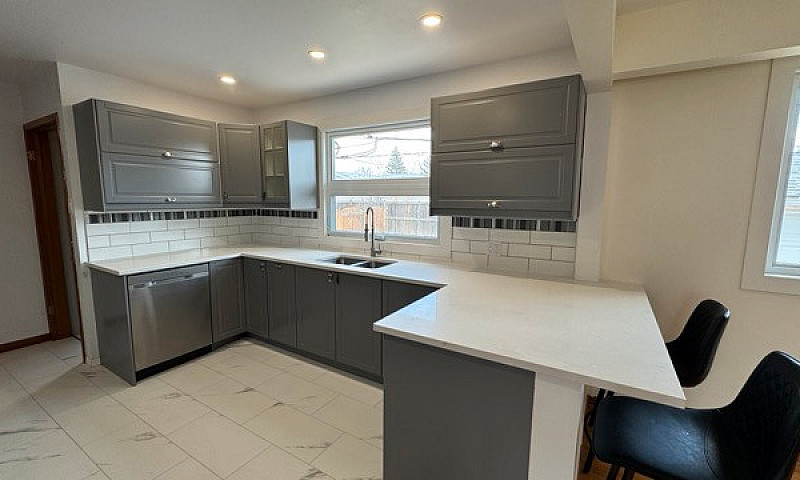 **3.5 Bed 2 Bath Hom...