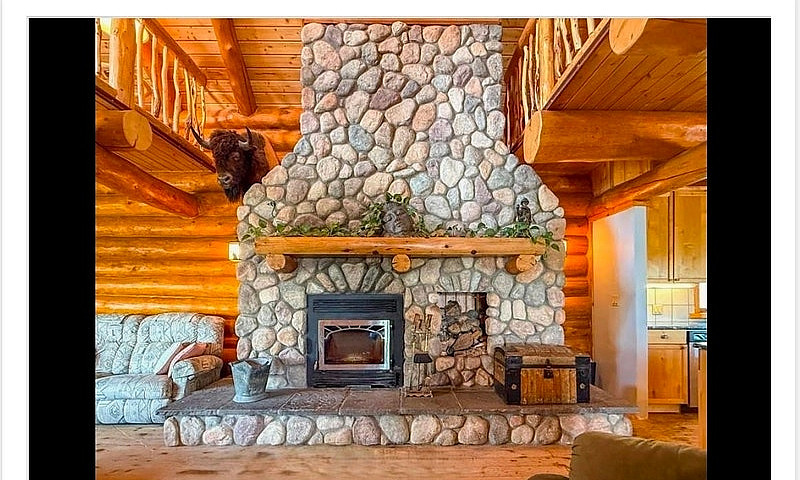 Stunning Log Home On...