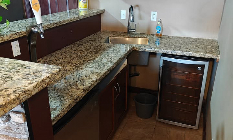 Furnished 1Br Walkou...