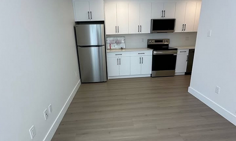 Modern 2 Bedroom Bas...