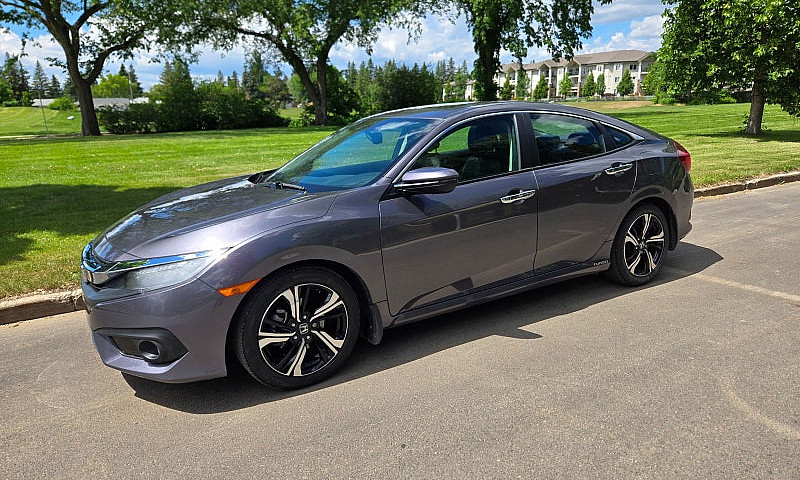 2017 Honda Civic Tou...