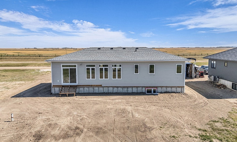 Lakefront Home For S...