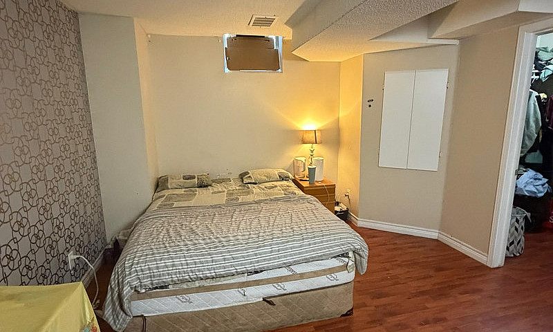 Private Room For Ren...