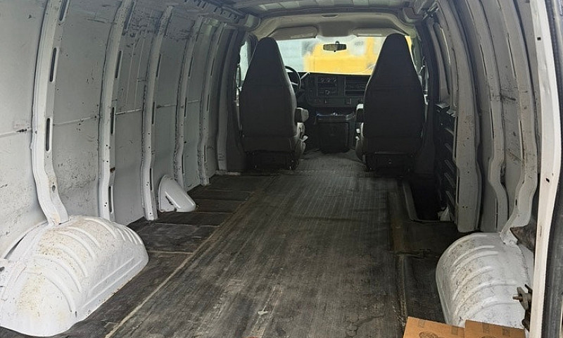 Chevy Express Van 25...