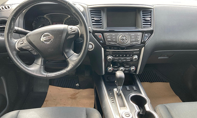 Nissan Pathfinder Sv...