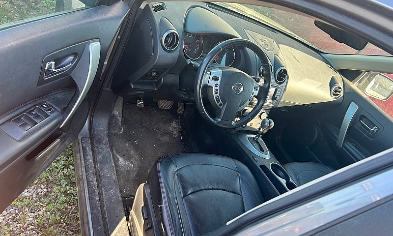 2011 Nissan Rouge...