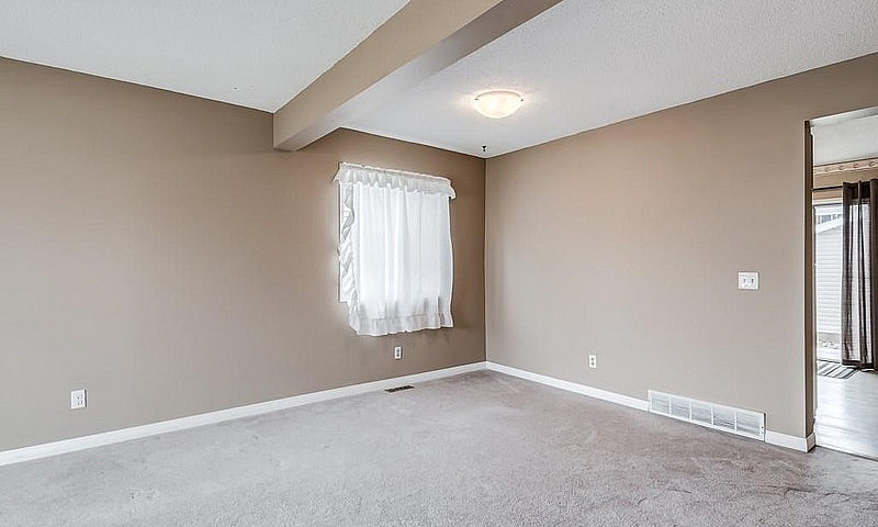 Spacious 3-Bedroom T...