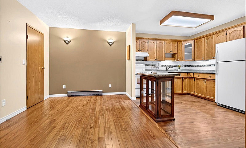 302-1 Burland Avenue...