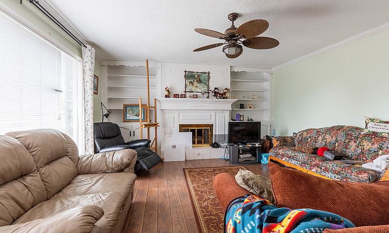 Affordable Cardston ...